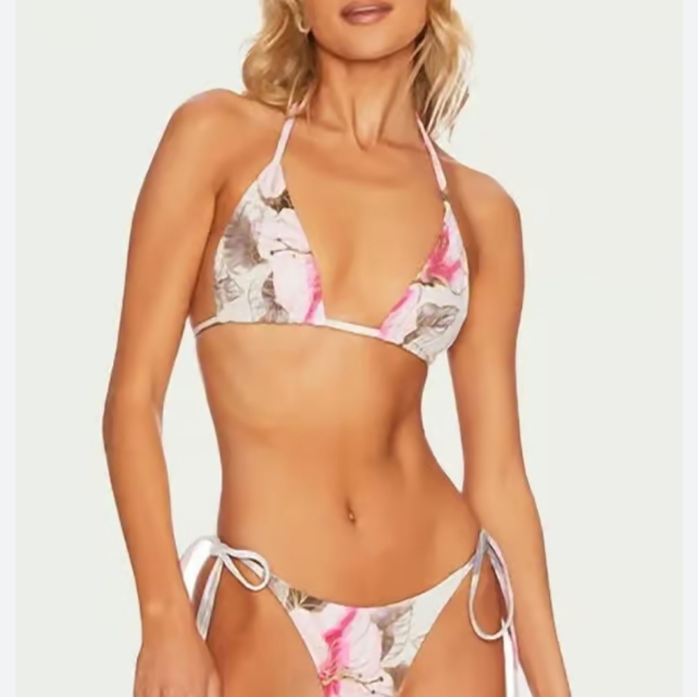 New!Beach Riot‎ Winoma Bikini Top